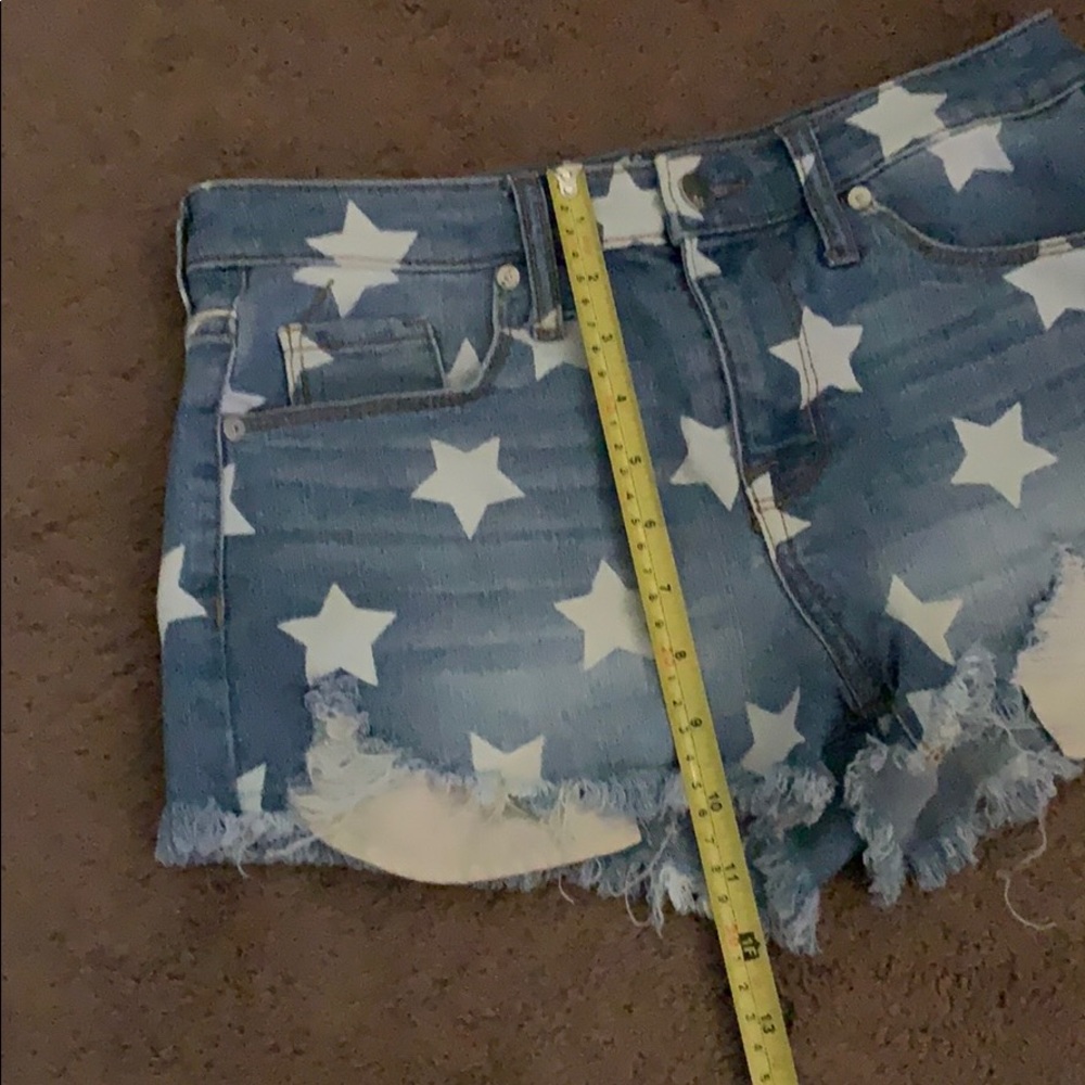 High Rise Distressed Jean Shorts w Exposed Pockets - Picture 10 of 11